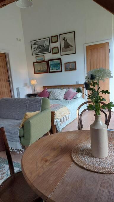 Brooklands Barn Apartment Lower Swanwick Ngoại thất bức ảnh
